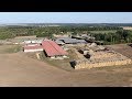 Vue aérienne par drone d’une ferme pour journal de France 2