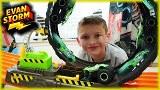 Hot Wheels Brother VS Sister Monster Trucks Epic Loop Challenge