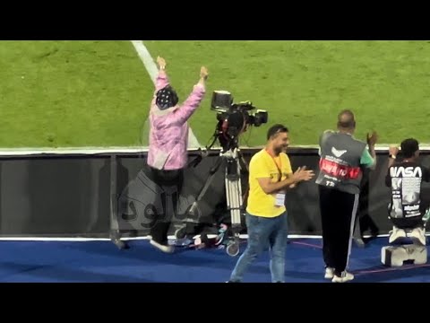 هدف الاهلي الثالث في مازيمبي احتفال أكرم توفيق وجنون مصورة بي آن سبورتس تركت عملها لتحتفل مع أكرم