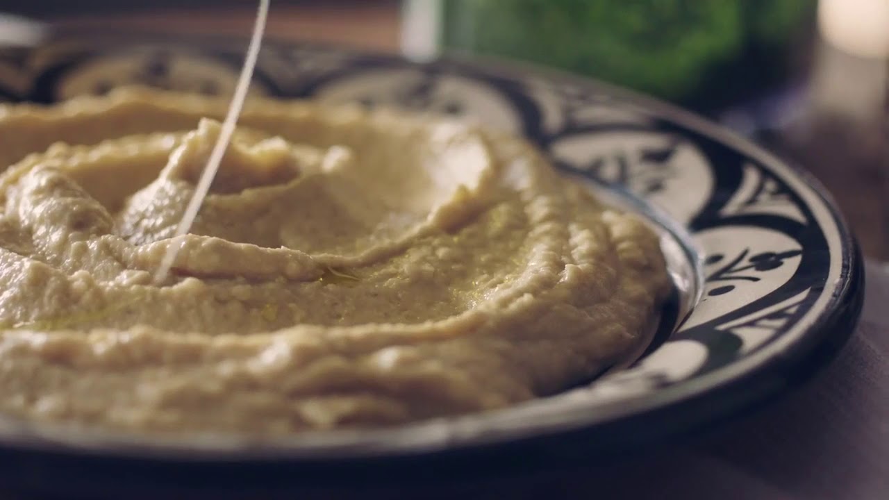 ProMix Hand blender Homemade hummus featuring XL Chopper and Compact