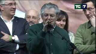 Bossi condannato per corna e titolo di 'terun' a Napolitano