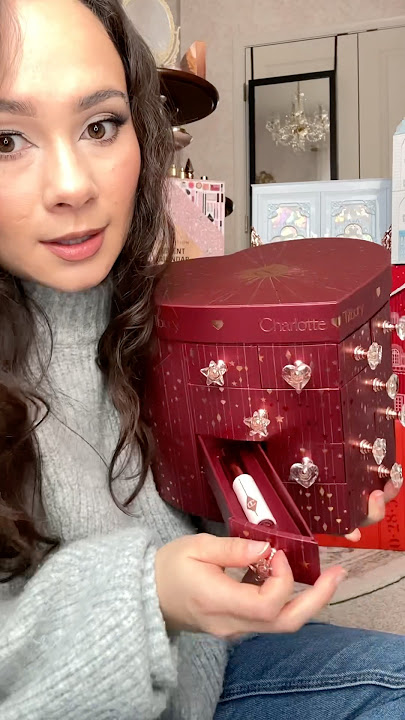 UNBOXING CHARLOTTE TILBURY’S $220 ADVENT CALENDAR