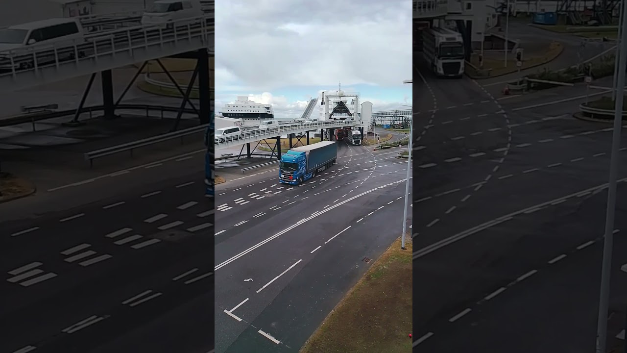 Puttgarten Hafen Insel Fehmarn Entladung Fahrzeuge 22.05.2025