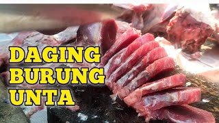 Mengolah daging burung unta
