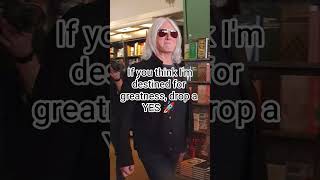 #joeelliott #singer# #musical#songwriter#music #sheffield#unitedkingdom