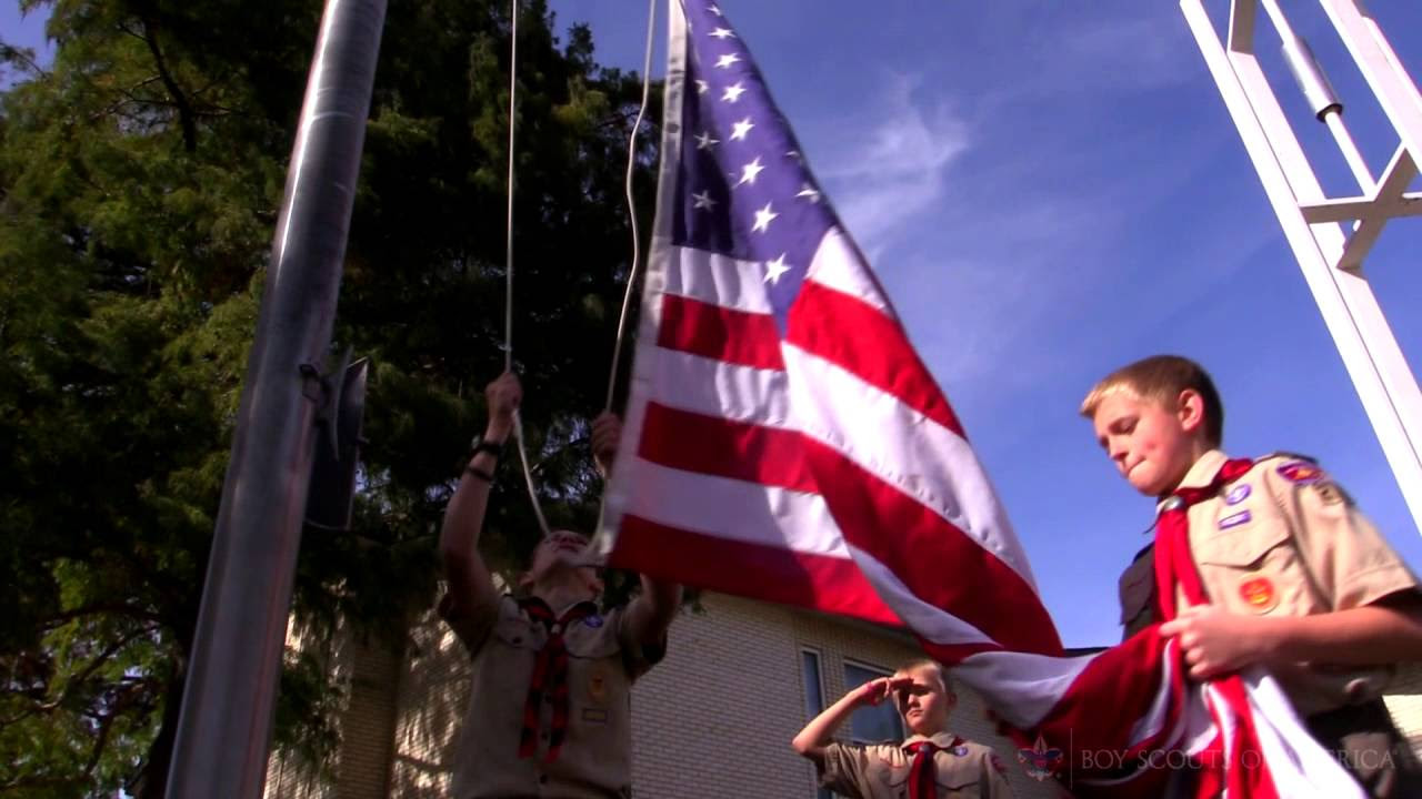 How to display and fold the American flag