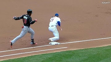 MIA@NYM: Murphy barehands a grounder, fires to first