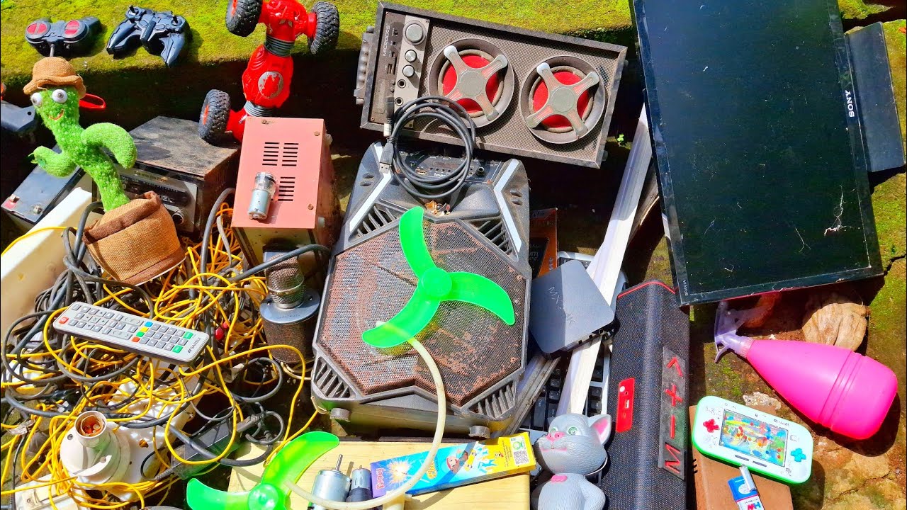 how to make awesome ideas from scrap / breaking and opening the toys / bluetooth speaker / mini fan