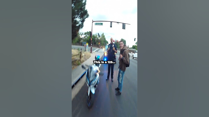 Cop roasts biker for having a mini bike 😂 @Ticen