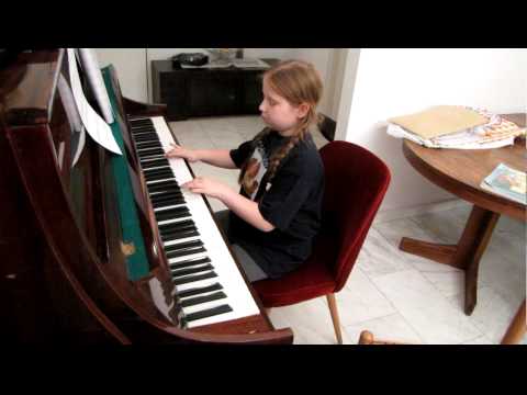 ADI SEGAL PIANO MINUET IN G BY BACH.MOV