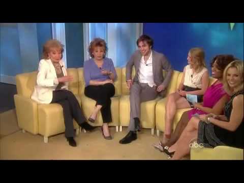 Robert Pattinson a the view Part 1