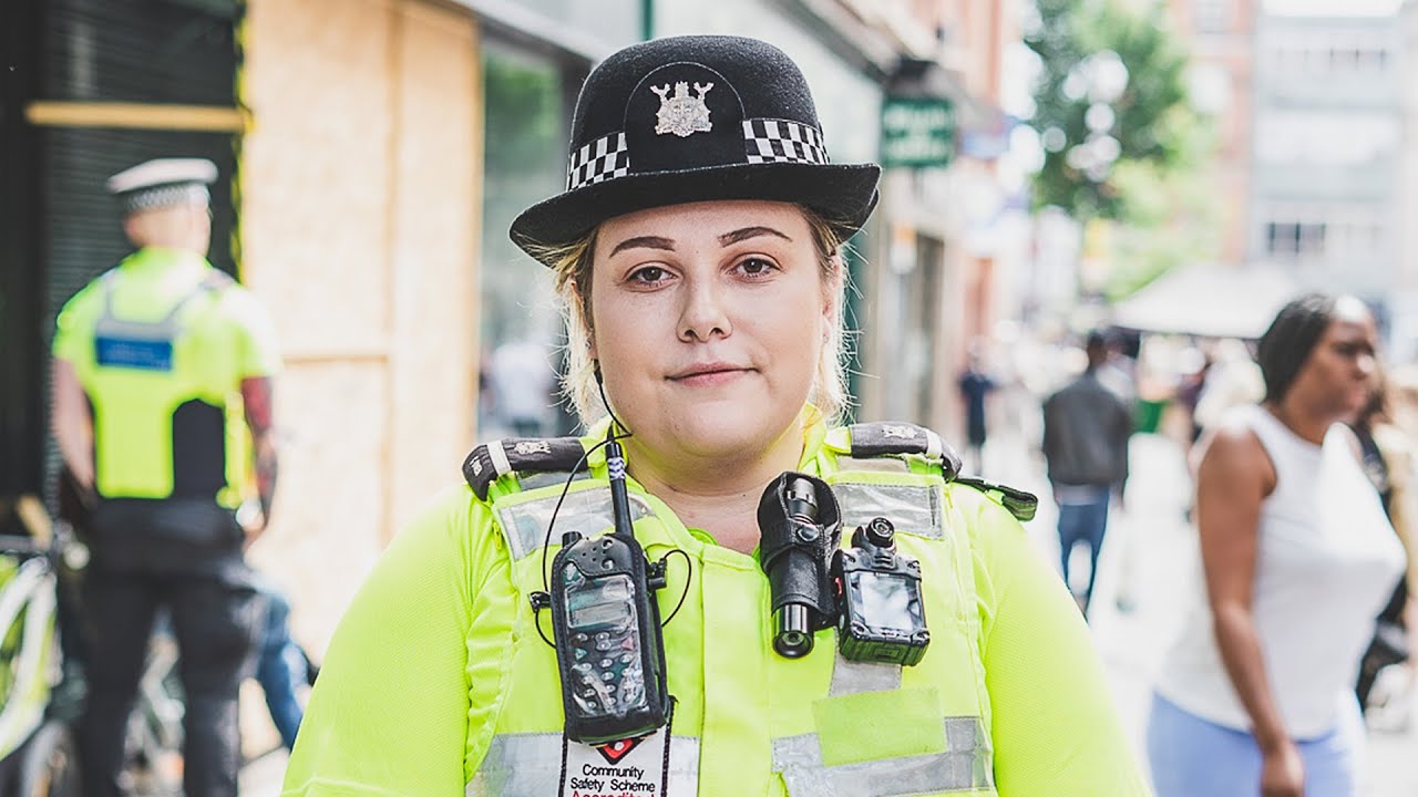 Photographing Strangers   Nottingham   A Portrait of Britain