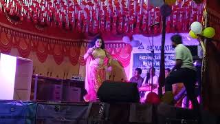 Pallu Ke Neeche Chupa Ke Rakha Hai Utha Du To Hungama Ho Video Song Full Hd Youtube youtube