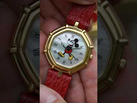 Gerald Genta 1990s G26607 Mickey Mouse 18k Yellow Gold Mother of Pearl Watch