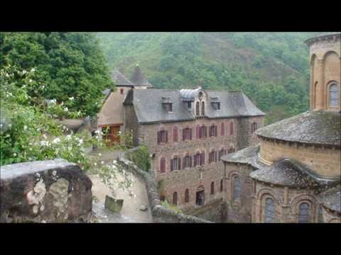 ABBEY OF SAINT-FOY, CONQUES, FRANCE/ L' ABBAYE SAINTE-FOY, CONQUES, FRANCE