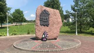 Памятный камень в Борунах самолёт «Илья Муромец»