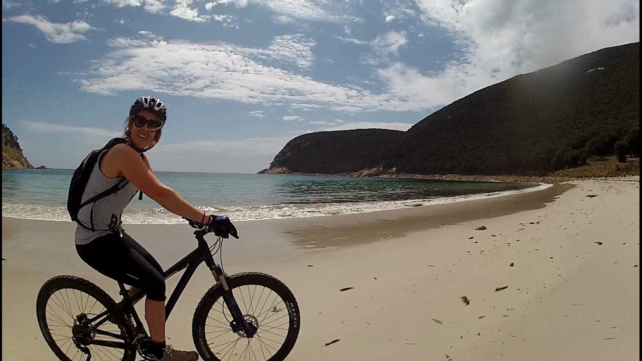 Sailing Bass Strait and getting our mast (Sail Surf ROAM)