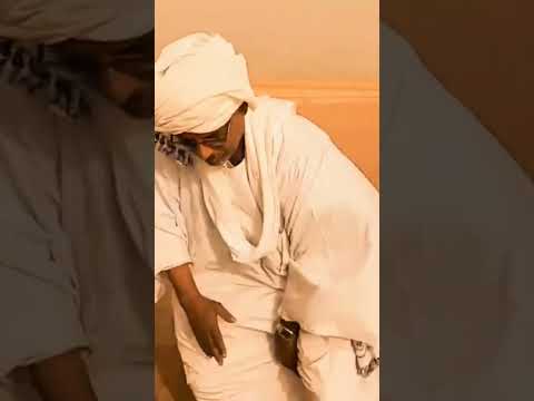 الشاعر عبدالله ود ادريس عبدالله ود إدريس شاعر الكبابيش يلعب عرضة البطاحين