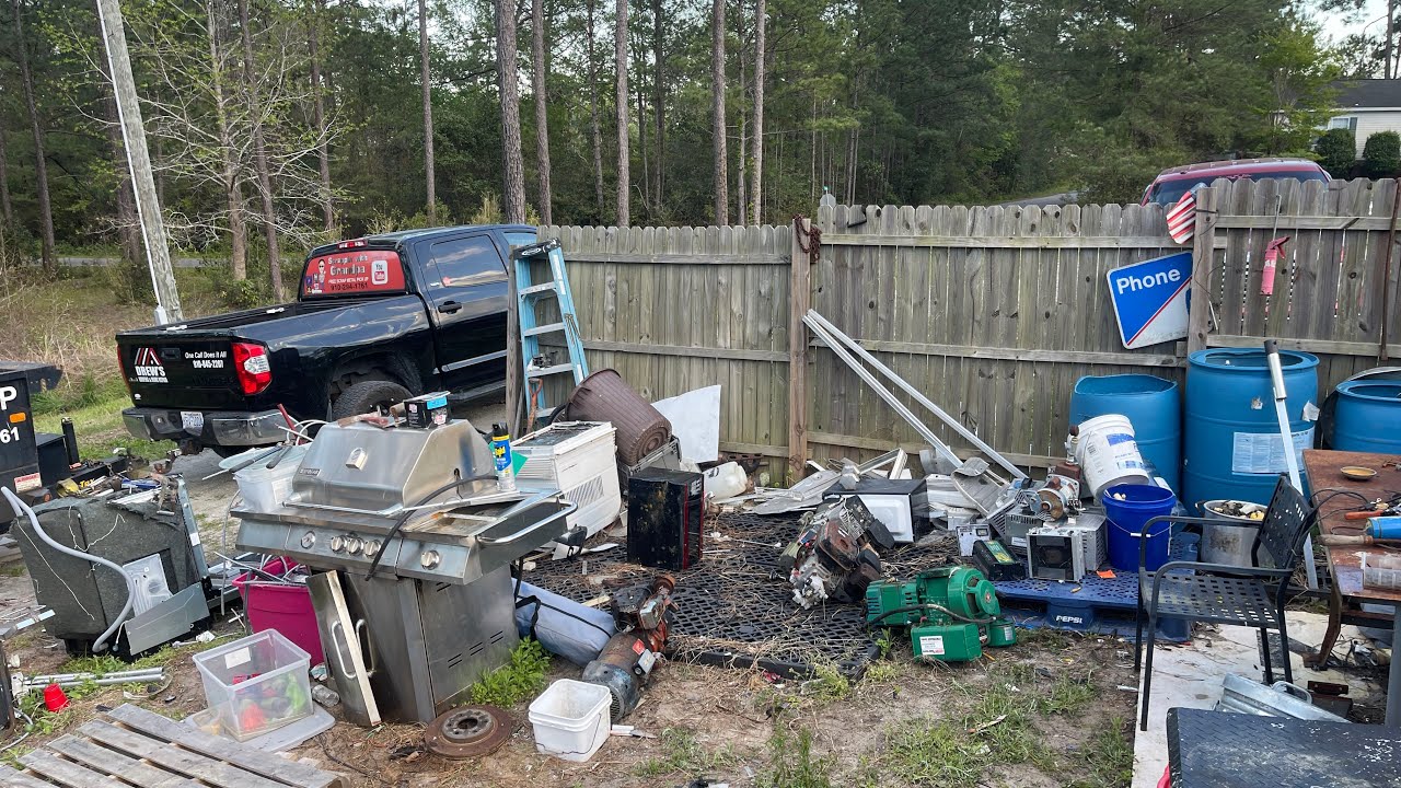 Убираясь на свалке, нужно всё убрать. С меня хватит.
