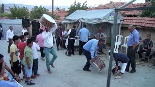 Kırşehir Ustaları Bahri Altaş Çalıyor Davulcu Adem Göçer ve Davulcu Kenan Culha Çoşuyor