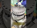 完璧なフィット感を実現する巨大な12インチ高圧チェックバルブの組み立て：600LBスイングチェックバルブへのボルト締めボンネットの取り付け