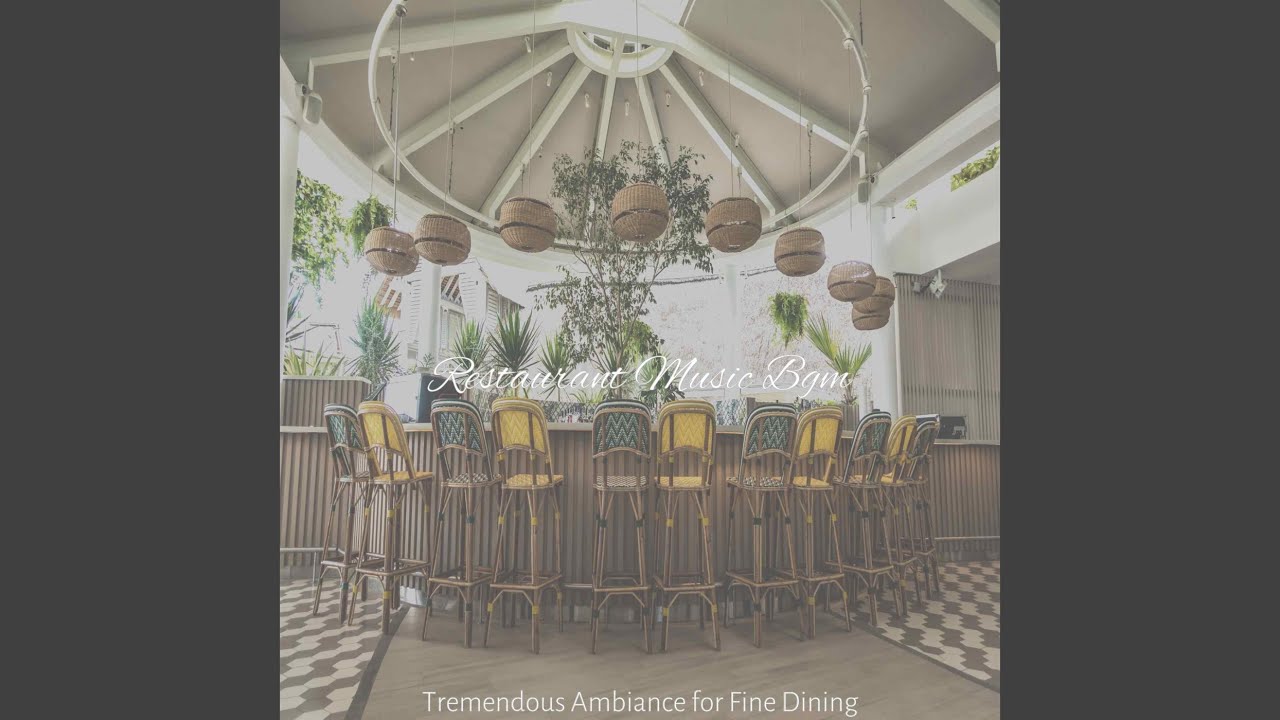 Bright Outdoor Dining