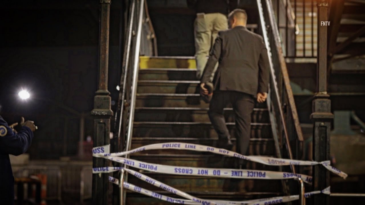Man Stabbed and Killed at Brooklyn Subway Station - YouTube