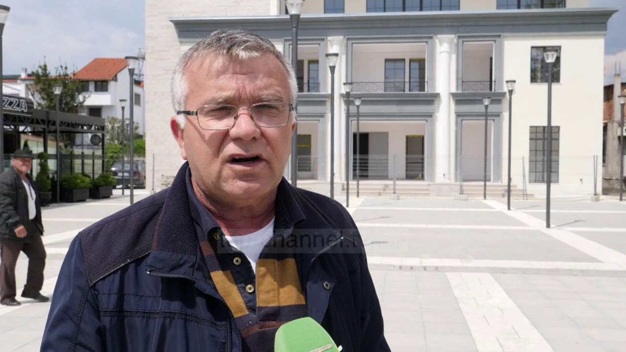 Cërriku bëhet me bibliotekë, ndryshon qendra e qytetit të vogël - Top Channel Albania - News - Lajme