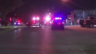 Man Killed During Carjacking Outside Store In Se Houston, Police Say