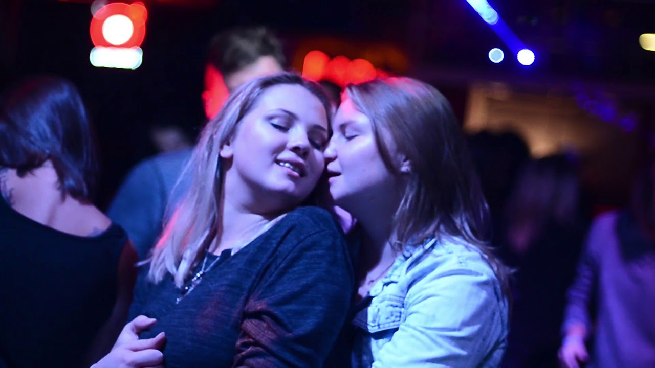 Вечеринка В Клубе (2021) Camrip
