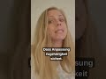 Vielleicht passen wir uns so lange an, bis wir nicht mehr wissen, wie sich unser Ich anfühlt.
