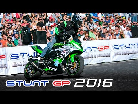 Vidéo: Stunt Riding - Conduite De Moto Spectaculaire Et Dangereuse