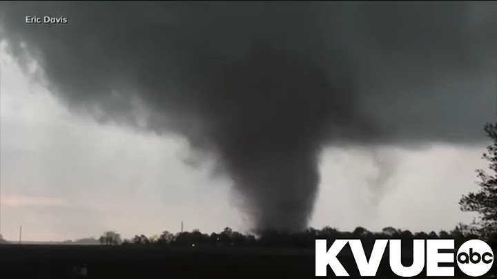Tornadoes touch down in Arkansas, Missouri
