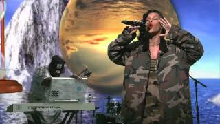 Rihanna -- Diamonds  (Saturday Night Live 12/11/10) ORIGINAL VOICE