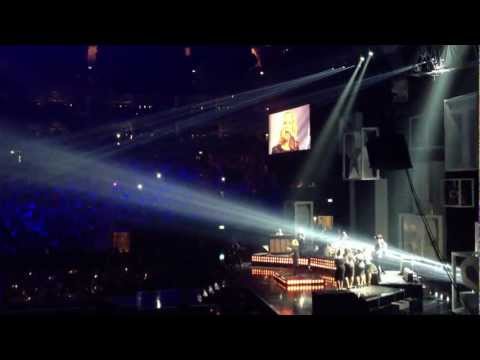Adele - Rolling In The Deep @ Brit Awards 2012