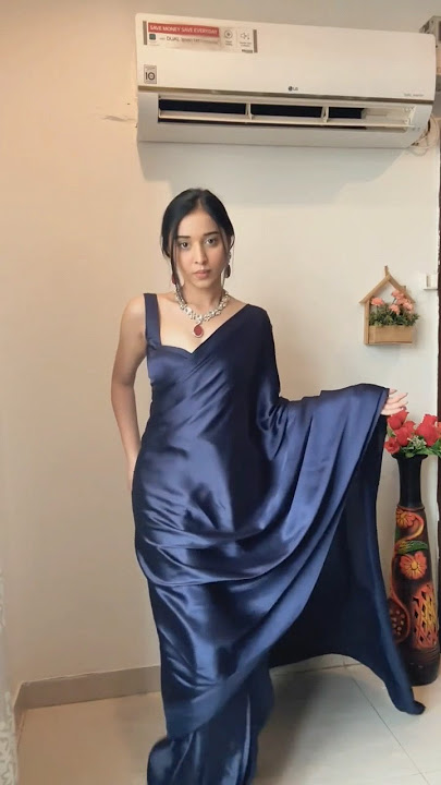 Satin Saree 🥻 in Winter ☃️||Saree lover 💕|| GRWM #viral #outfitideas #cataloguebyab