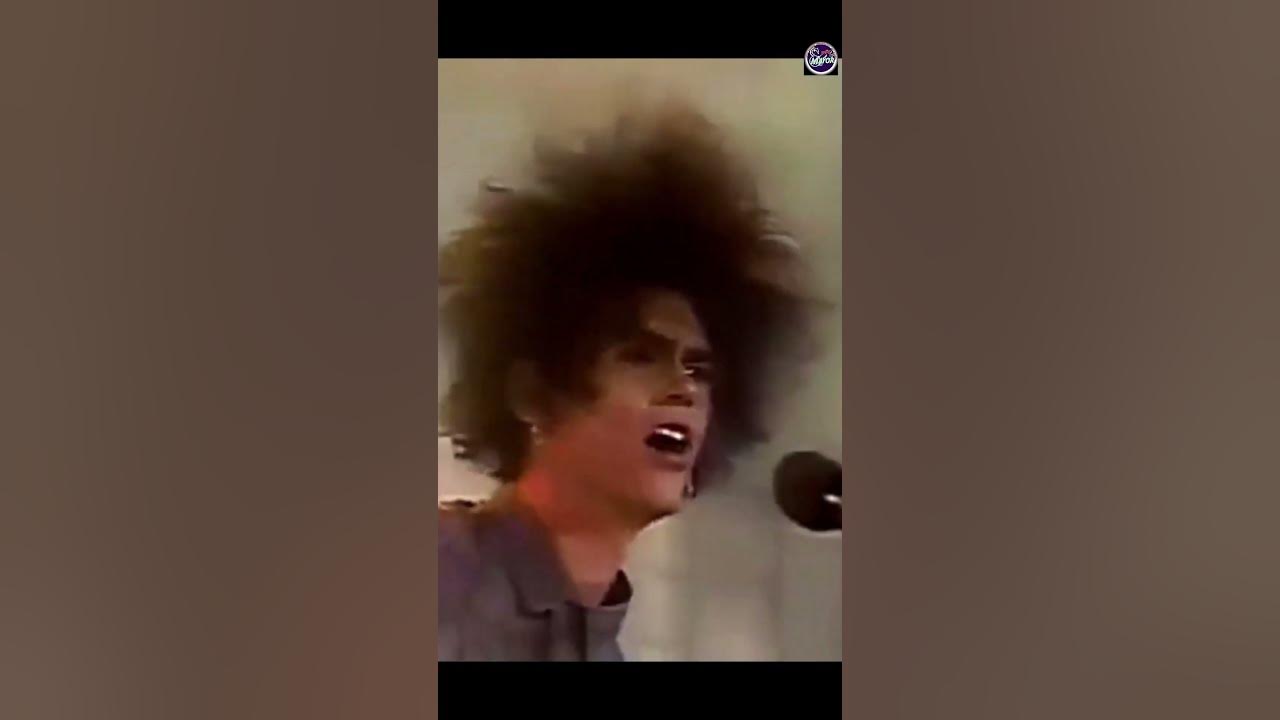 En 1988 Caifanes sorprendió a todos con esta canción de un ritmo inesperado. La negra Tomasa
