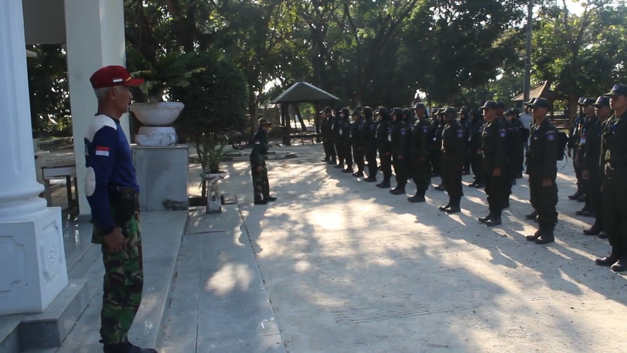 Latihan Baris Berbaris di SMA Plus Astha Hannas XVIII part 1