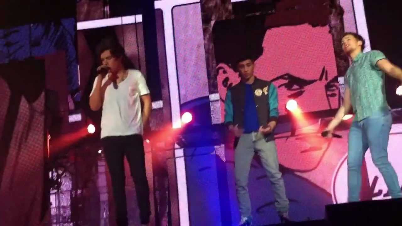One Direction - Teenage Dirtbag at the O2 Arena London 24/2-13 Take Me Home Tour
