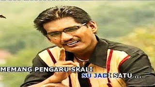 Amos Tjanu - ADE KO PENGARUH ()