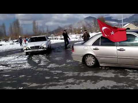 Şeki Şin kendi esgerini qarşaliyir