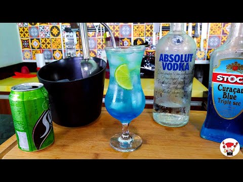 Como fazer o drink lagoa azul com vodca e soda