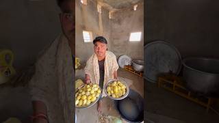 Bhandare Mein Sabji Banani Padi -103