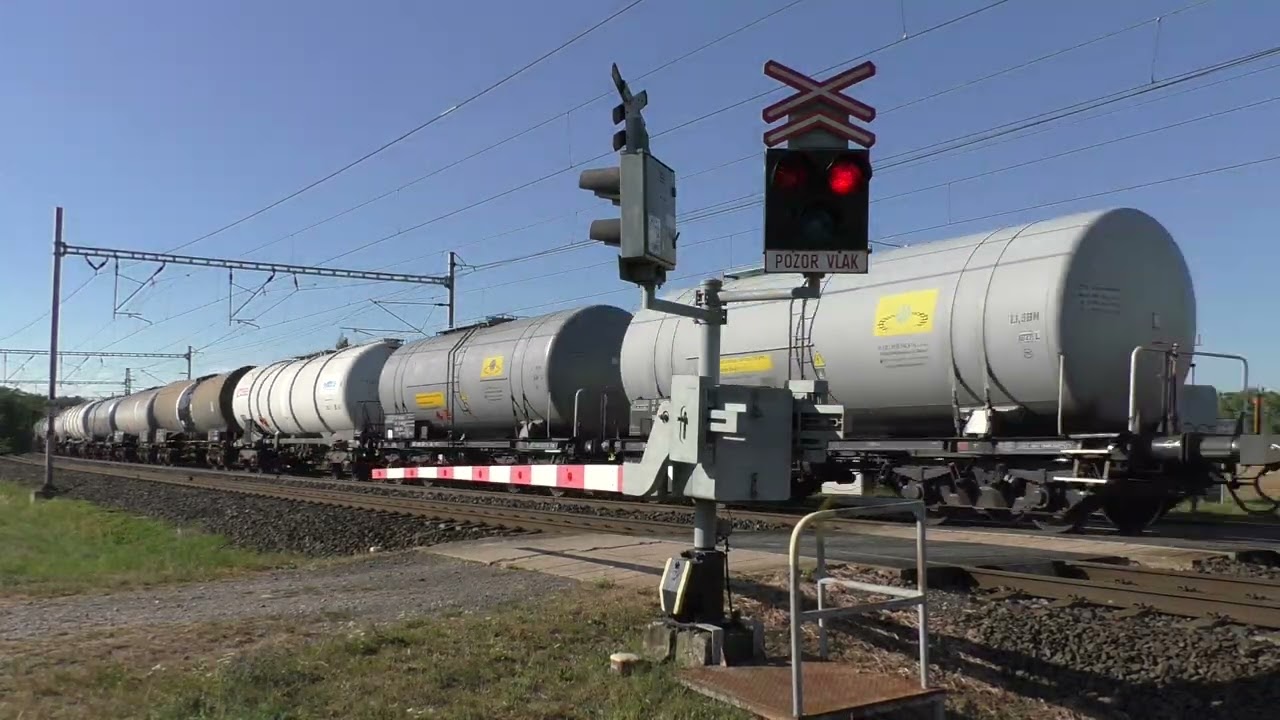 Železniční přejezd Horní Počaply polní P2410