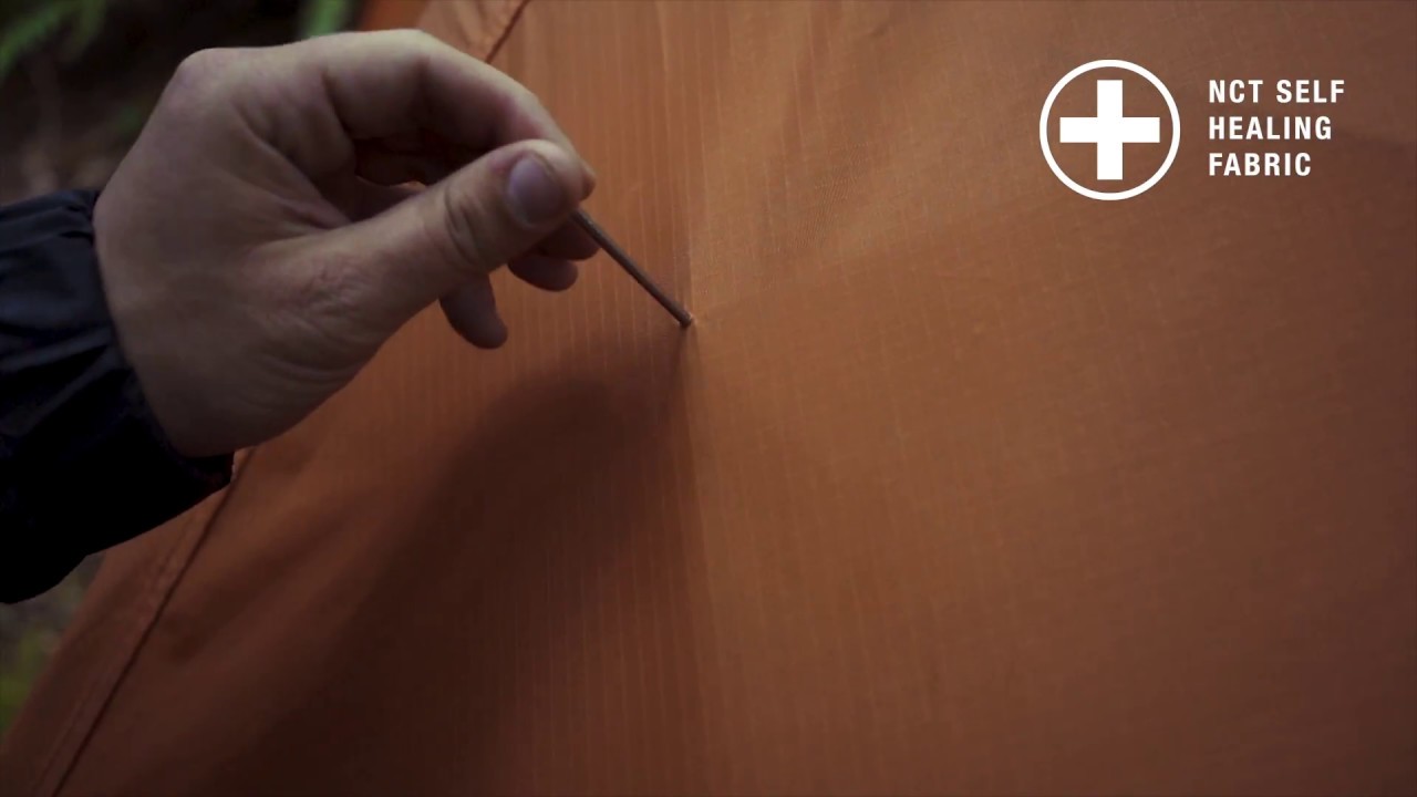 Deze tent gebruikt nanotechnologie om gaten automatisch te Deze tent gebruikt nanotechnologie om gaten automatisch te