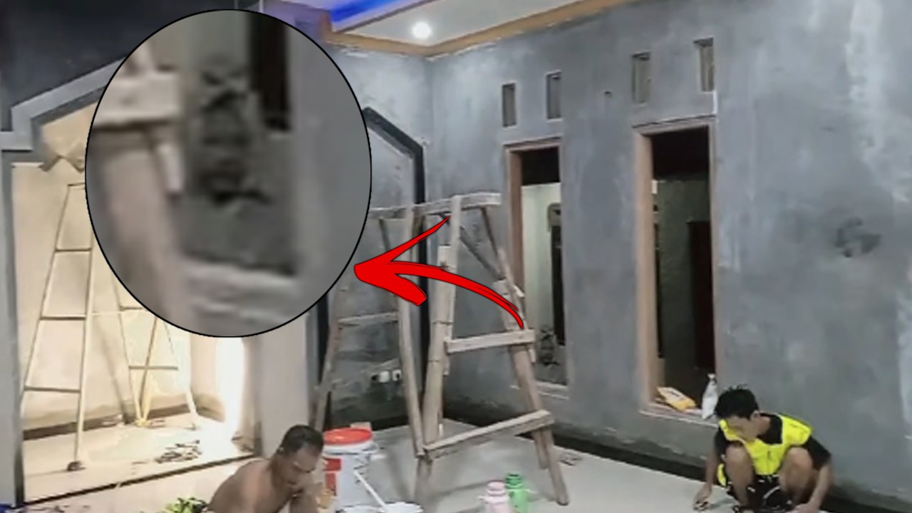 Penampakan Pocong Terjelas Tiba2 Hilang Saat Renovasi Musholla #asupanhorror