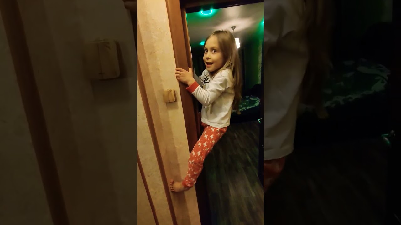 Обезьянка, не иначе 