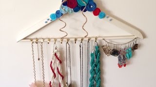 Comment fabriquer un porte-bijoux avec un cintre ?