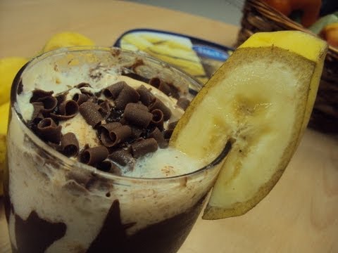 Βίντεο: Milkshake με μπανάνα και παγωτό