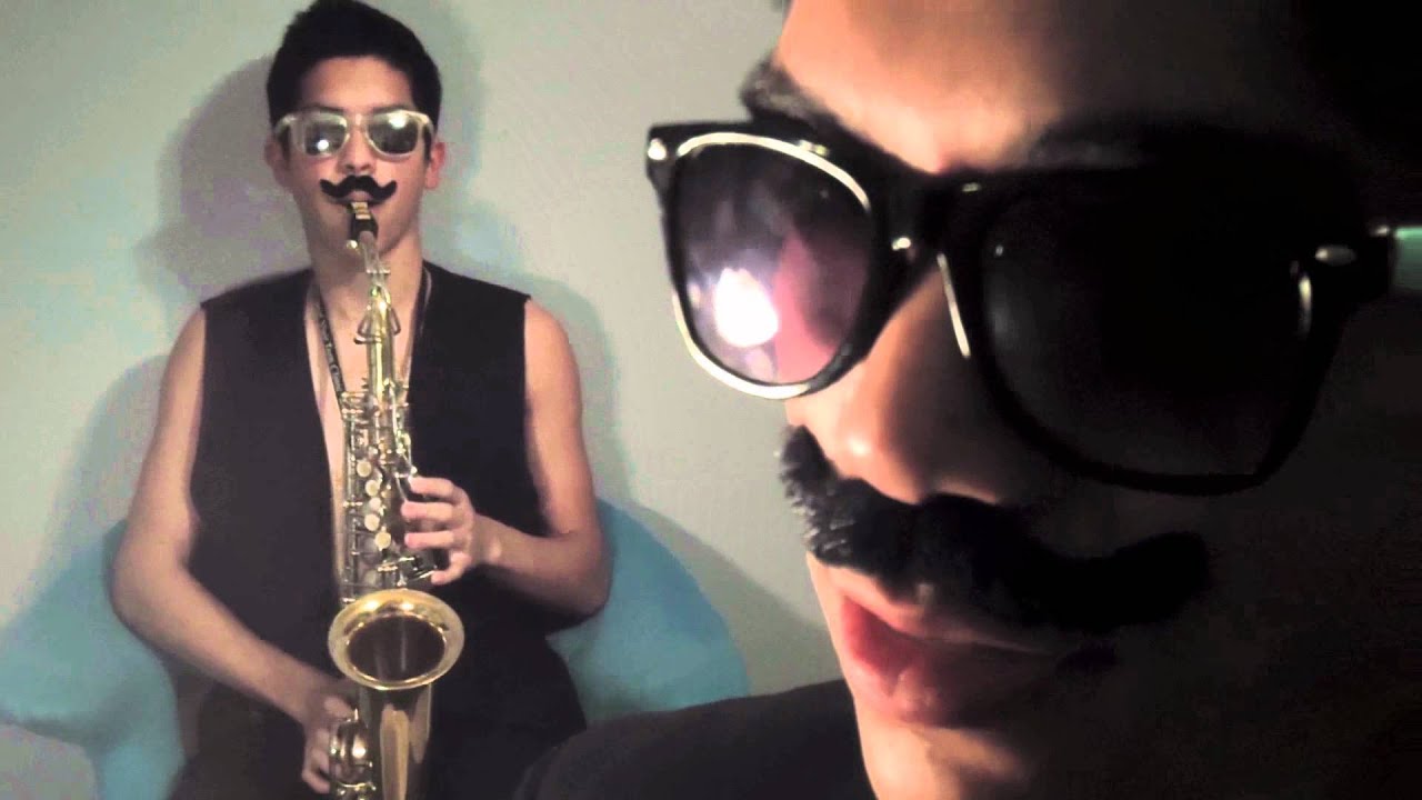 The Lonely Island: Saxman! - YouTube